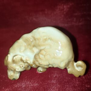 4048 vakarózó kutya 8x6 cm