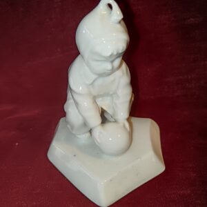 4050 labdázó fiú 13x12 cm
